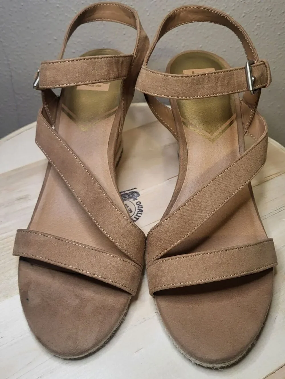 DV8 Dolce Vita Women’s Size 10 Tan Strappy Cork Wedge Sandals